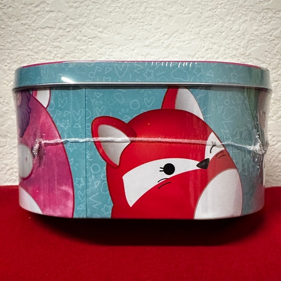 Squishmallow MAUI the PINEAPPLE COLLECTOR’S TIN NEW UNOPENED - Picture 3 of 5